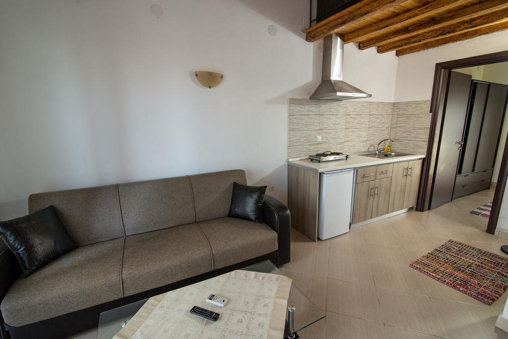 Theano Apartments Sarti Exterior foto